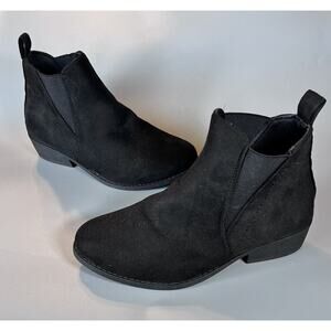 Charles Albert Size 9 Vegan Suede Ankle Boots Everyday Black Pull-On